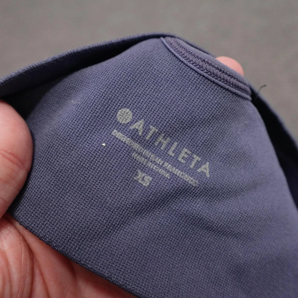 Athleta Sports Bra Womens XS Purple Adjustable Strap Seamless Yoga Gym Workout